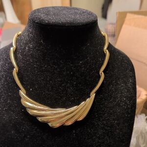 Elegant Gold Necklace